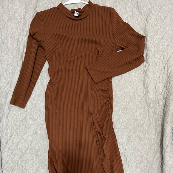 Ribbed Brown Maternity Dress - Picture 3 of 6
